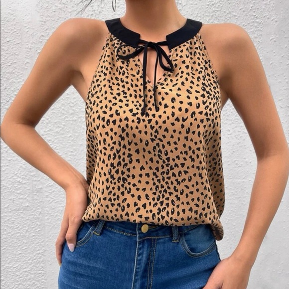 Adorable leopard print top - Picture 1 of 4